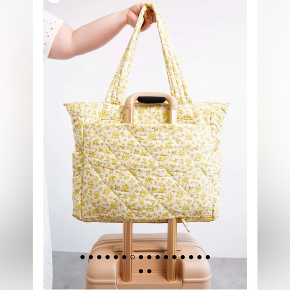 NWT Elsa x BEIS garden party tote! - Picture 4 of 4